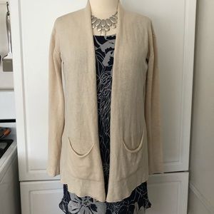 ❤️HP❤️NEW Biege/Cream Cardigan Sweater